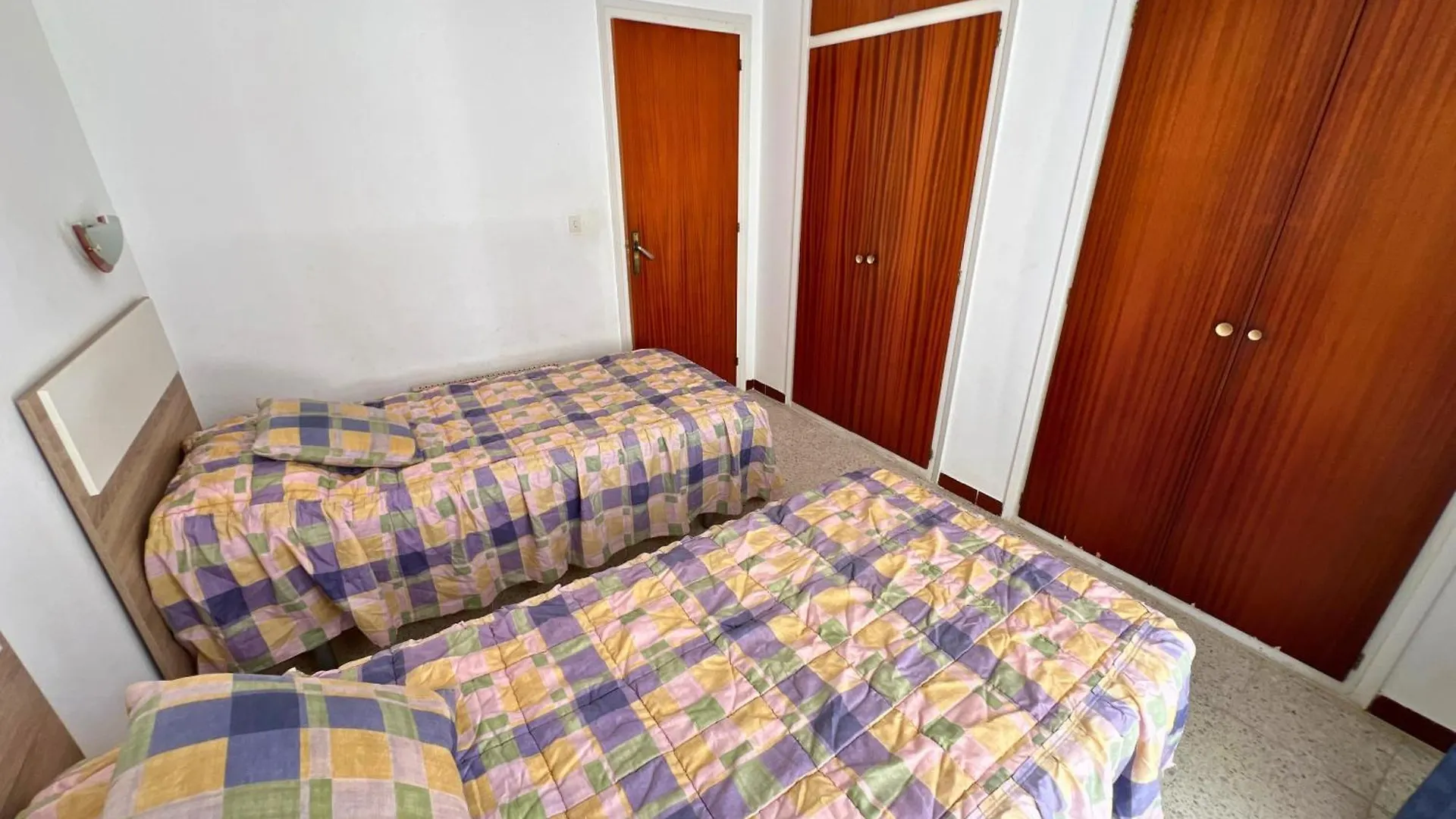 Europa 36 Apartment Roses Spain